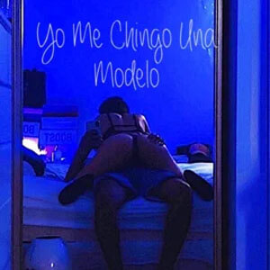 Disco Yo Me C****o Una Modelo de Cris MJ