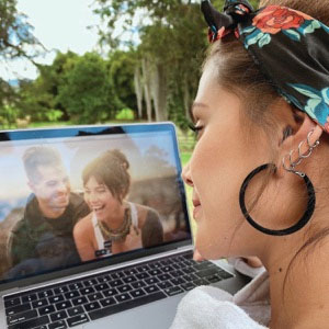 Disco Los Besos de Greeicy