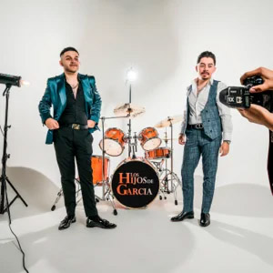 Disco Lujos y Libras de Los Hijos de García