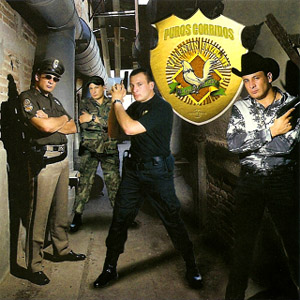 Disco Corridos Entre Amigos de Valentín Elizalde